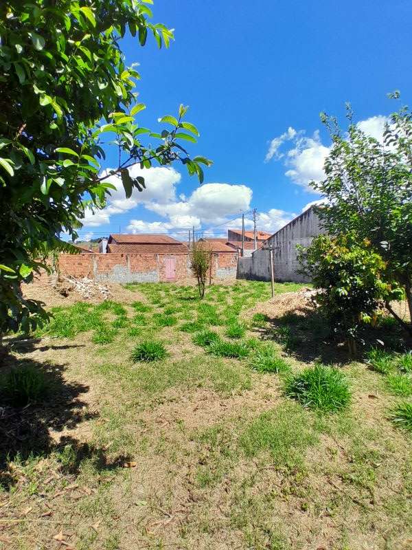 Casa 2d  no bairro Jardim do Vale em GUARATINGUETA