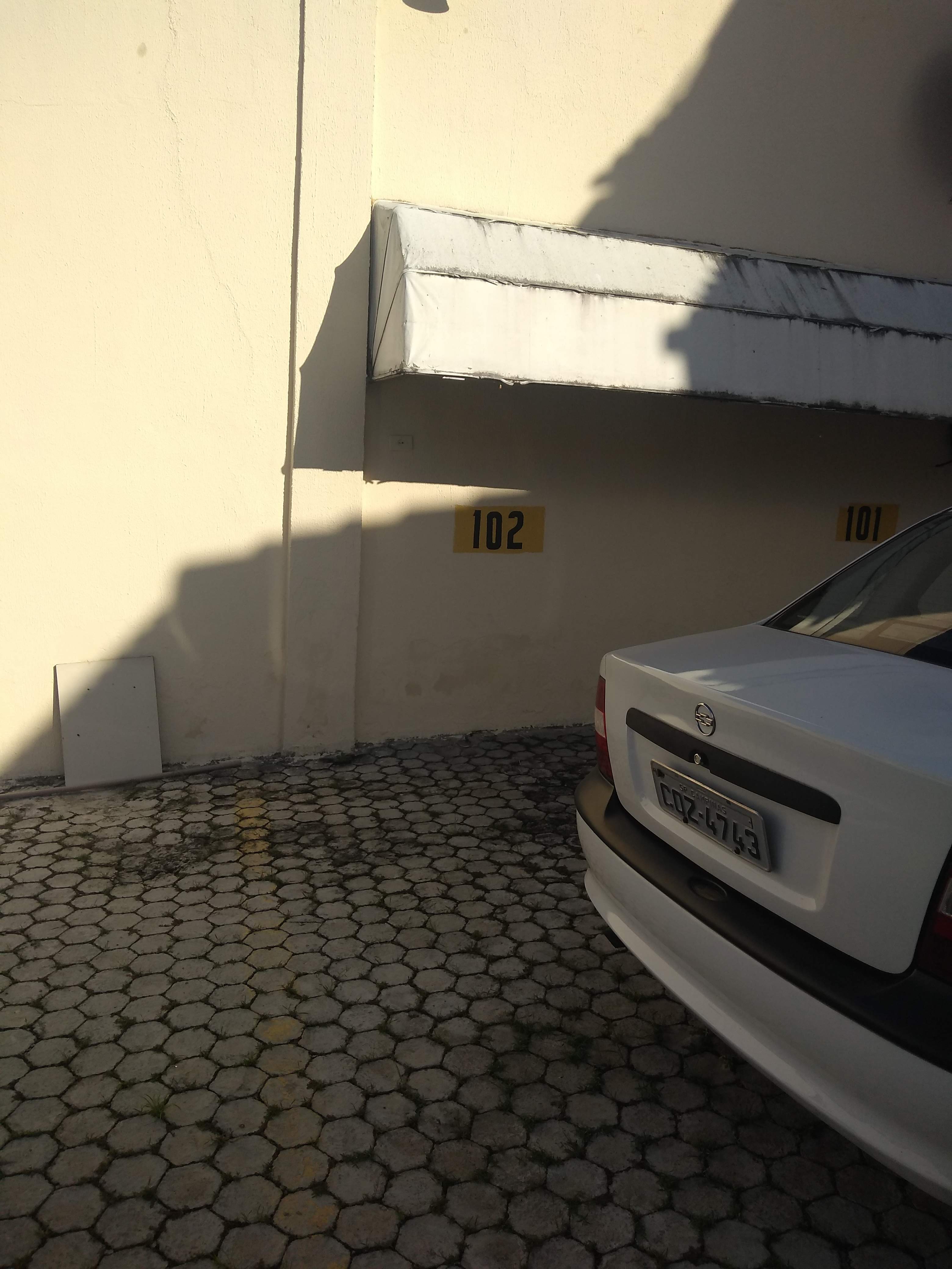Kitnet no bairro Portal das Colinas em GUARATINGUETA