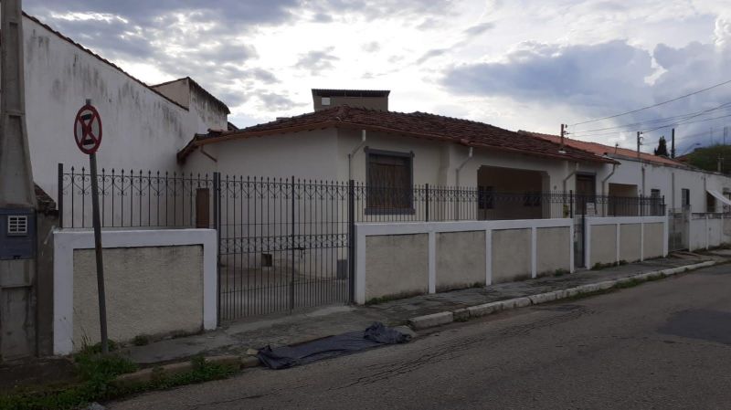 Casa 2d  no bairro Pedregulho em GUARATINGUETA