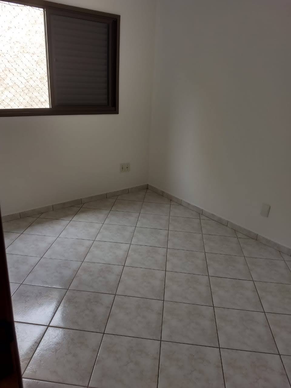 Apartamento 3d  no bairro Jardim Rony em GUARATINGUETA