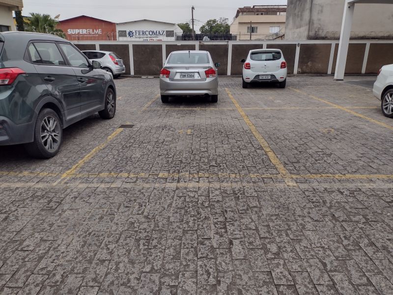 Salas Comerciais no bairro Campo do Galvao em GUARATINGUETA