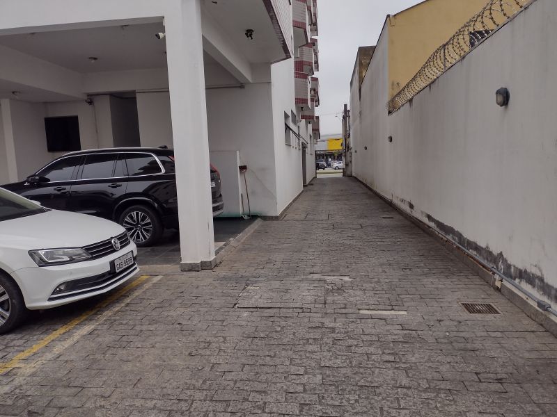 Salas Comerciais no bairro Campo do Galvao em GUARATINGUETA
