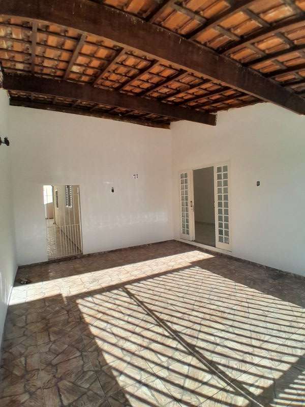 Casa 3d  no bairro Nucleo Residencial Costa e Silva em GUARATINGUETA
