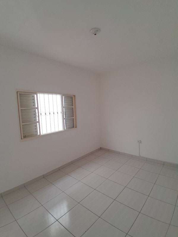 Casa 3d  no bairro Nucleo Residencial Costa e Silva em GUARATINGUETA
