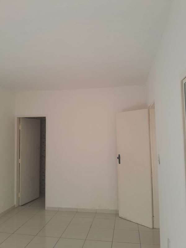 Casa 3d  no bairro Nucleo Residencial Costa e Silva em GUARATINGUETA