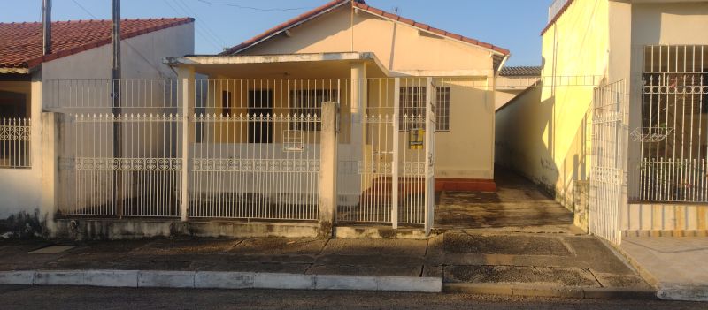 Casa 2d  no bairro Jardim Coelho Neto  em GUARATINGUETA