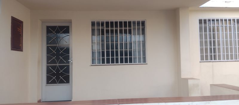 Casa 2d  no bairro Jardim Coelho Neto  em GUARATINGUETA