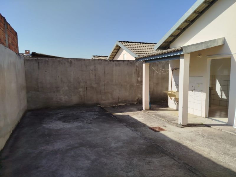 Casa 2d  no bairro Loteamento Residencial Espanha em GUARATINGUETA