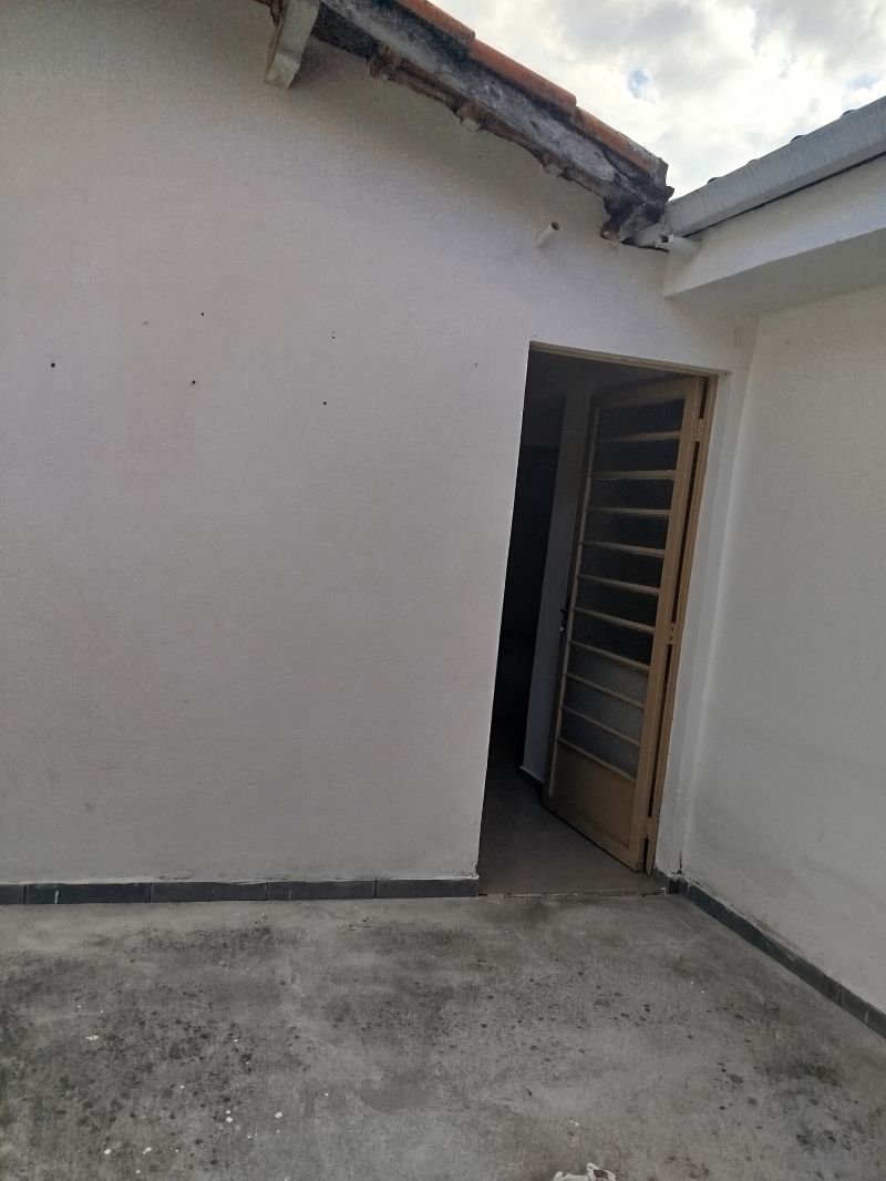 Casa 2d  no bairro Vila Comendador Rodrigues Alves em GUARATINGUETA