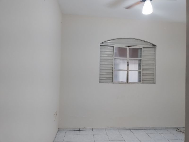 Casa 3d  no bairro Vila Galvao em GUARATINGUETA