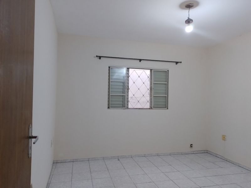 Casa 3d  no bairro Vila Galvao em GUARATINGUETA