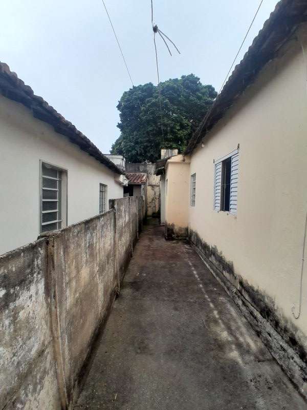 Casa 2d  no bairro Vila Galvao em GUARATINGUETA
