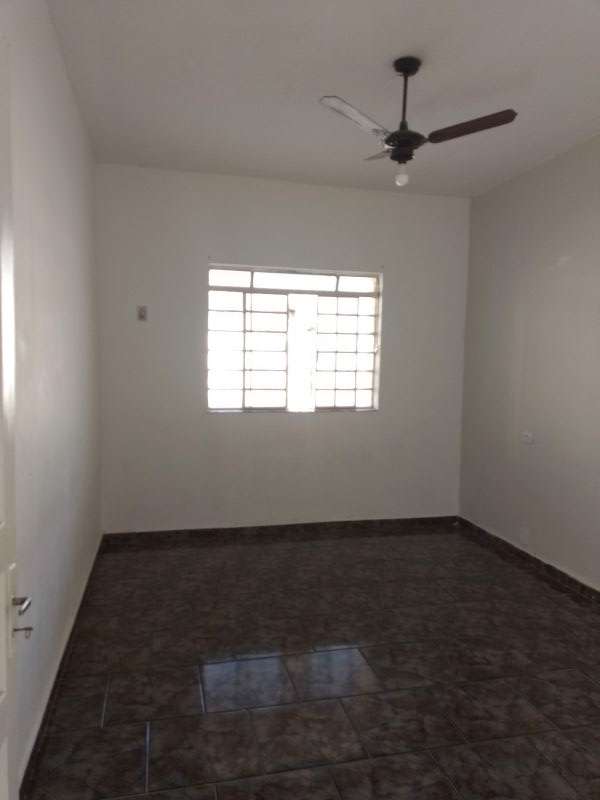 Casa 4d  no bairro Vila Comendador Rodrigues Alves em GUARATINGUETA