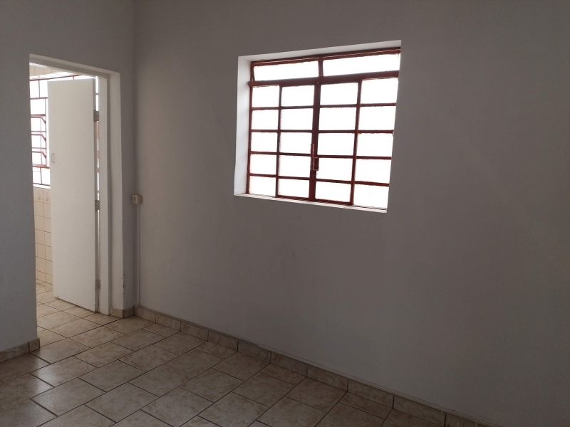 Casa 4d  no bairro Vila Comendador Rodrigues Alves em GUARATINGUETA