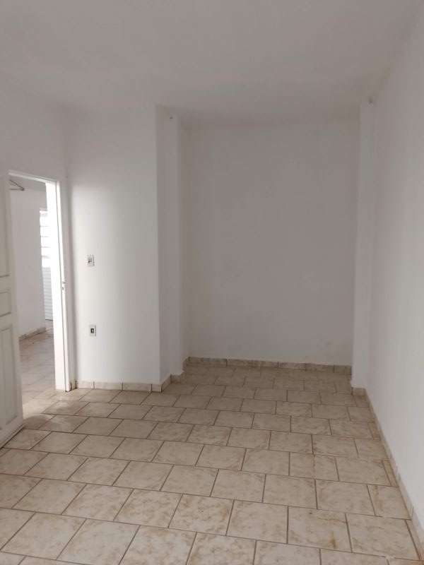 Casa 4d  no bairro Vila Comendador Rodrigues Alves em GUARATINGUETA