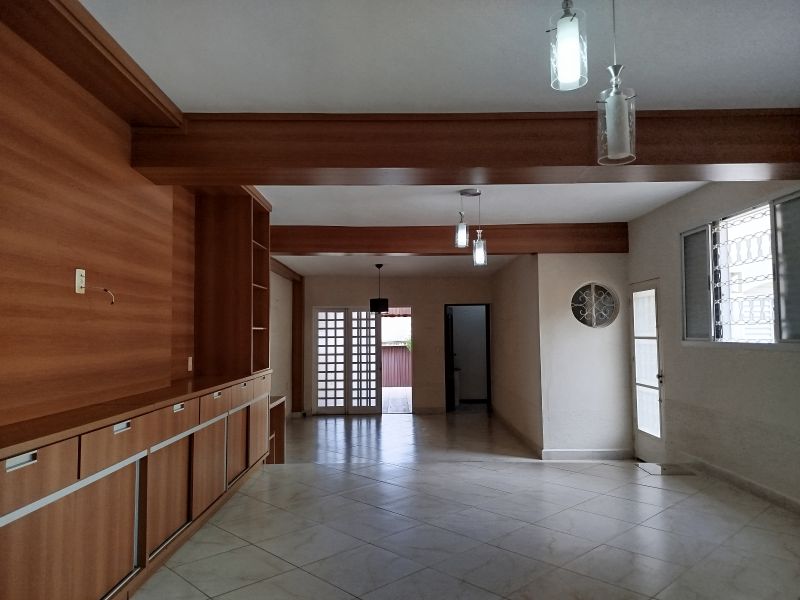 Casa 4d  no bairro Belveder Clube dos 500 em GUARATINGUETA