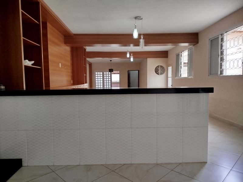 Casa 4d  no bairro Belveder Clube dos 500 em GUARATINGUETA