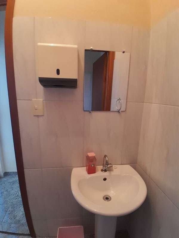 Sala Comercial no bairro Parque Residencial Beira Rio em GUARATINGUETA