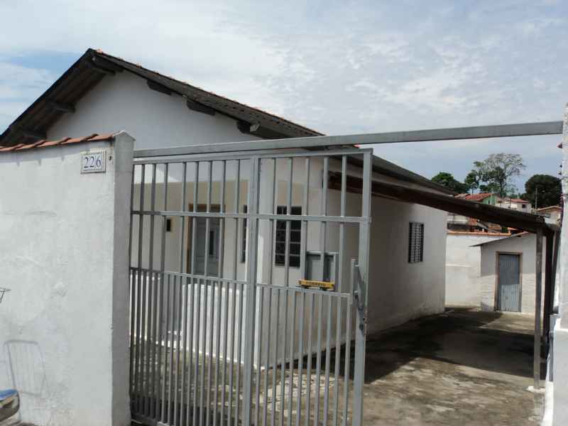 Casa 2d  no bairro Vila Sao Jose em GUARATINGUETA