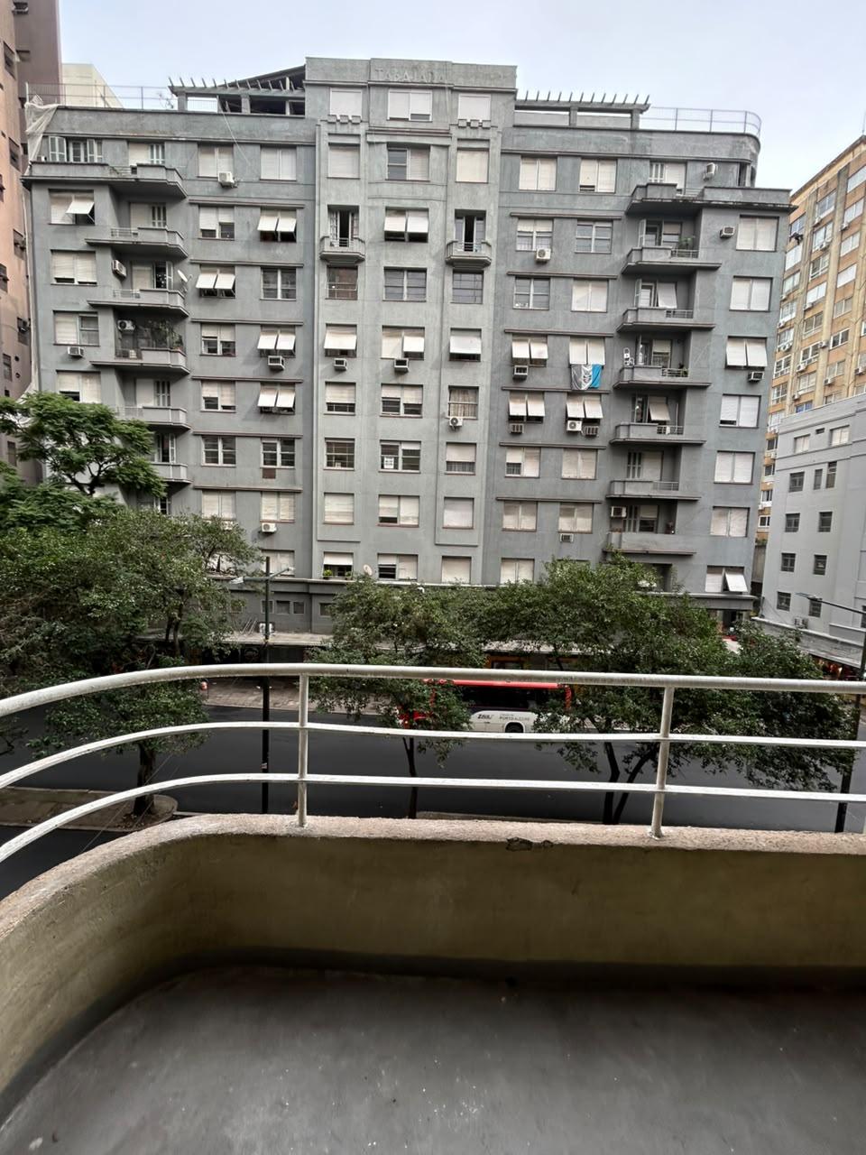 Apto 2D no bairro Centro em Porto Alegre