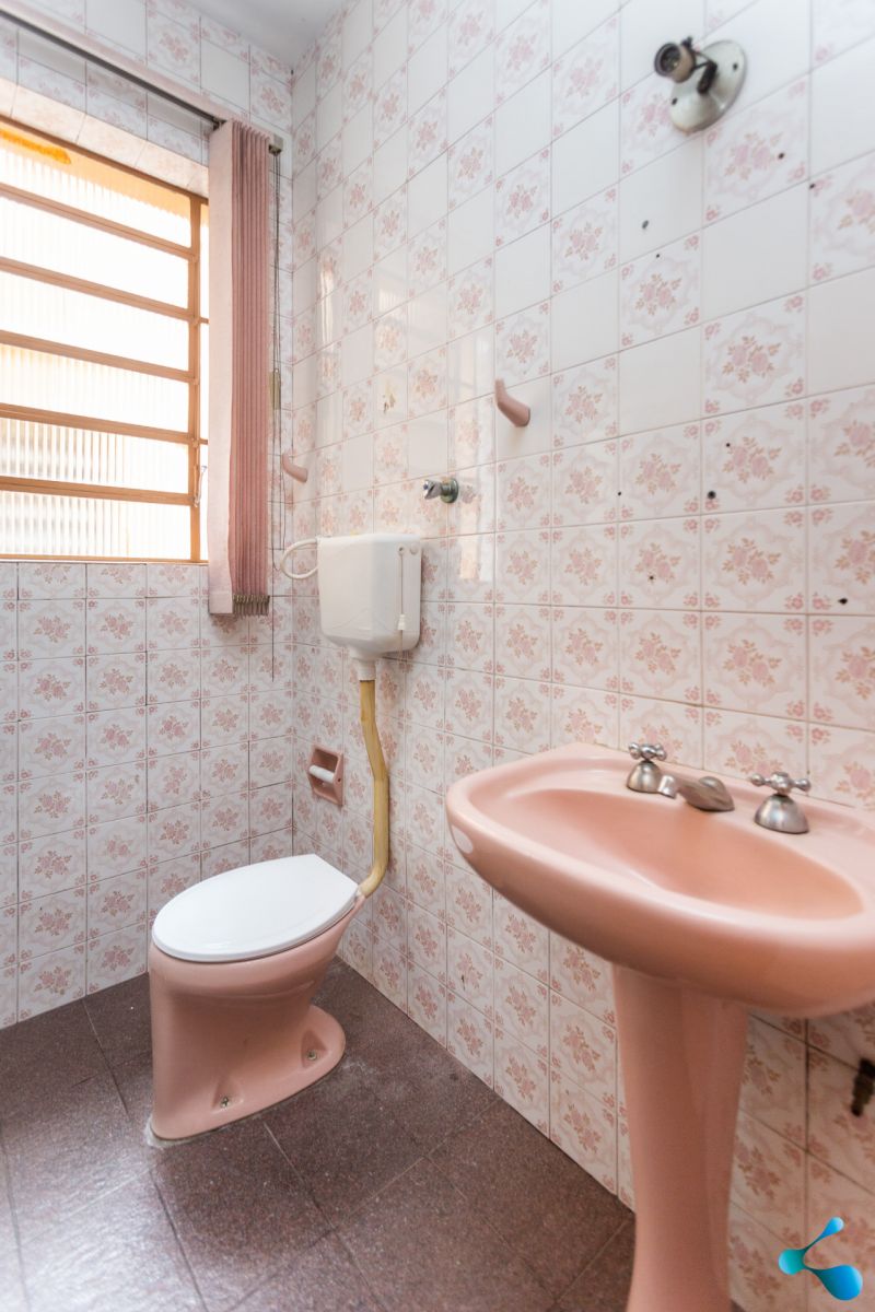 INNOVE IMÓVEIS -- ALUGA -- Casa comercial e também moradia