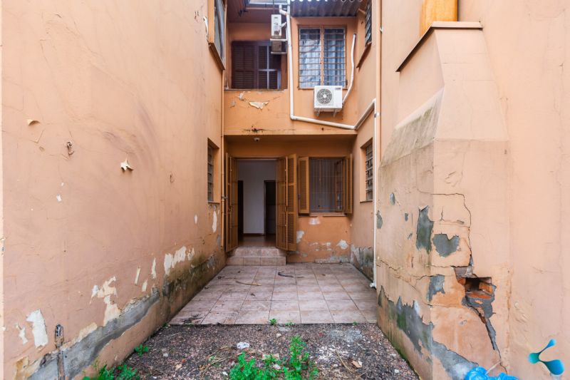 INNOVE IMÓVEIS -- ALUGA -- Casa comercial e também moradia