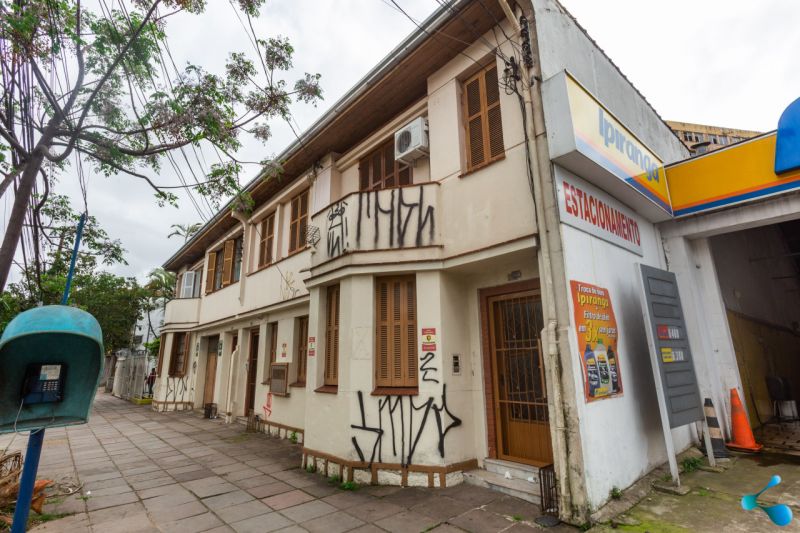 INNOVE IMÓVEIS -- ALUGA -- Casa comercial e também moradia