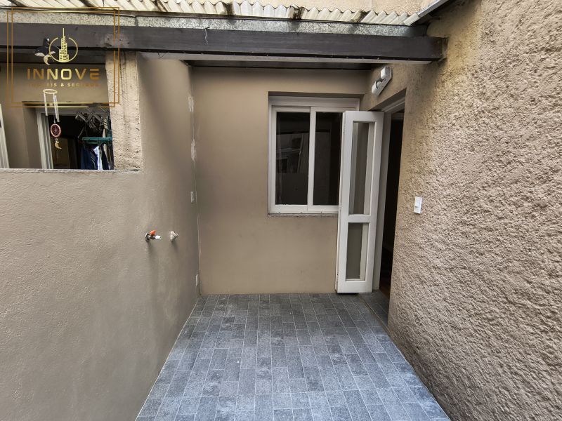 INNOVE IMÓVEIS E SEGUROS -- ALUGA -- Apartamento Térreo de 1 dormitório.