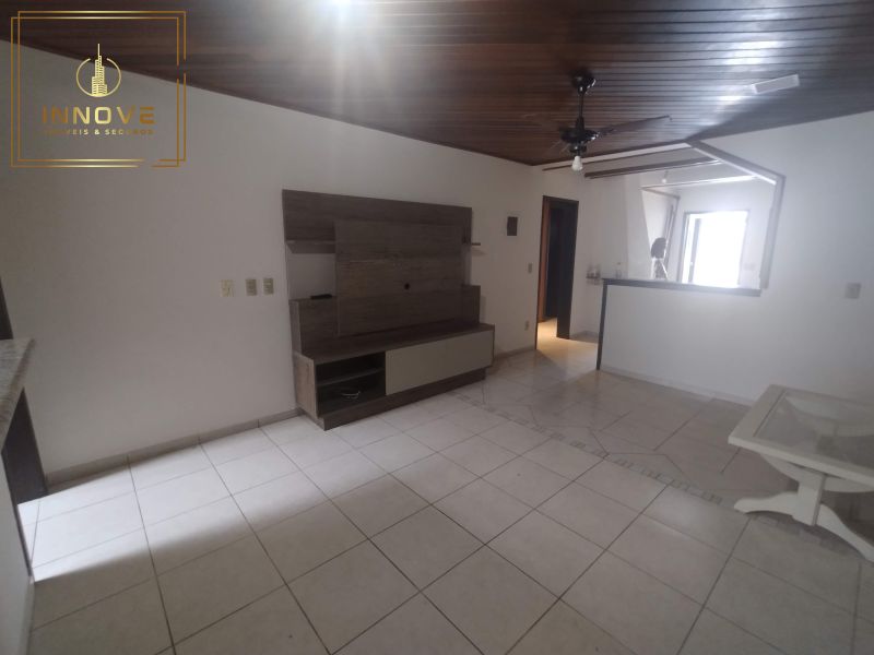 INNOVE IMÓVEIS -- ALUGA -- Belíssima casa no bairro Cavalhada