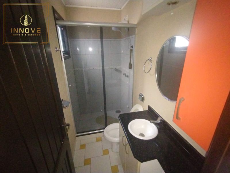 INNOVE IMÓVEIS -- ALUGA -- Belíssima casa no bairro Cavalhada