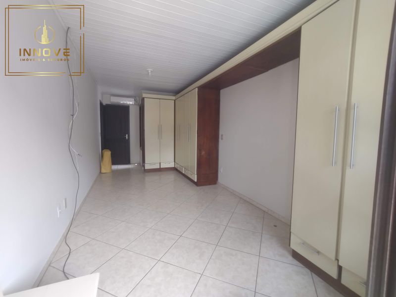 INNOVE IMÓVEIS -- ALUGA -- Belíssima casa no bairro Cavalhada