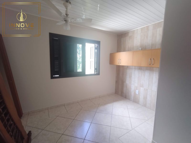 INNOVE IMÓVEIS -- ALUGA -- Belíssima casa no bairro Cavalhada
