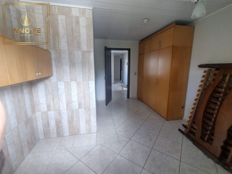 INNOVE IMÓVEIS -- ALUGA -- Belíssima casa no bairro Cavalhada