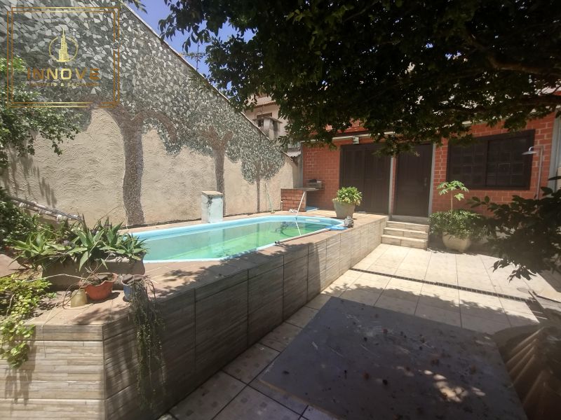 INNOVE IMÓVEIS -- ALUGA -- Belíssima casa no bairro Cavalhada