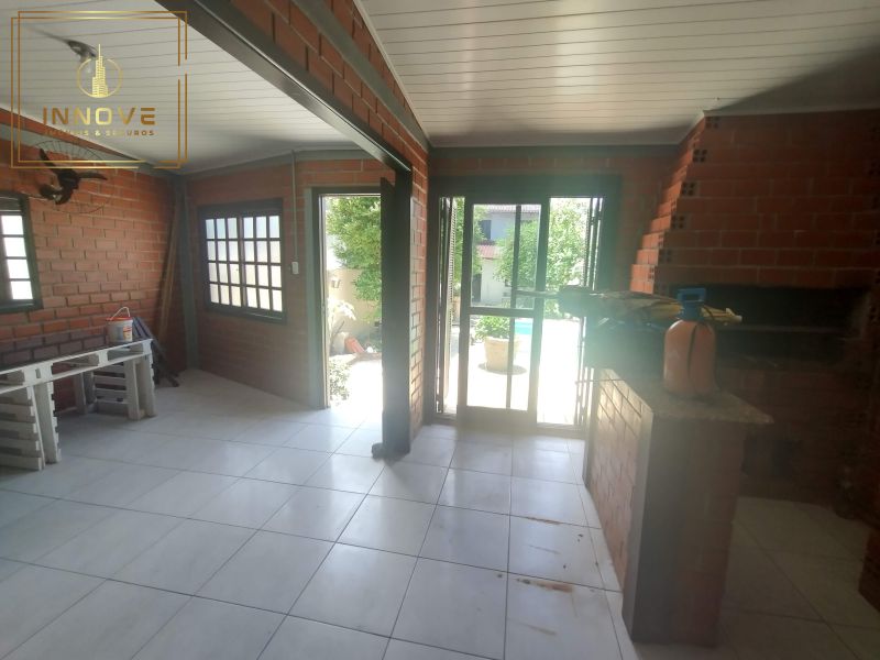 INNOVE IMÓVEIS -- ALUGA -- Belíssima casa no bairro Cavalhada