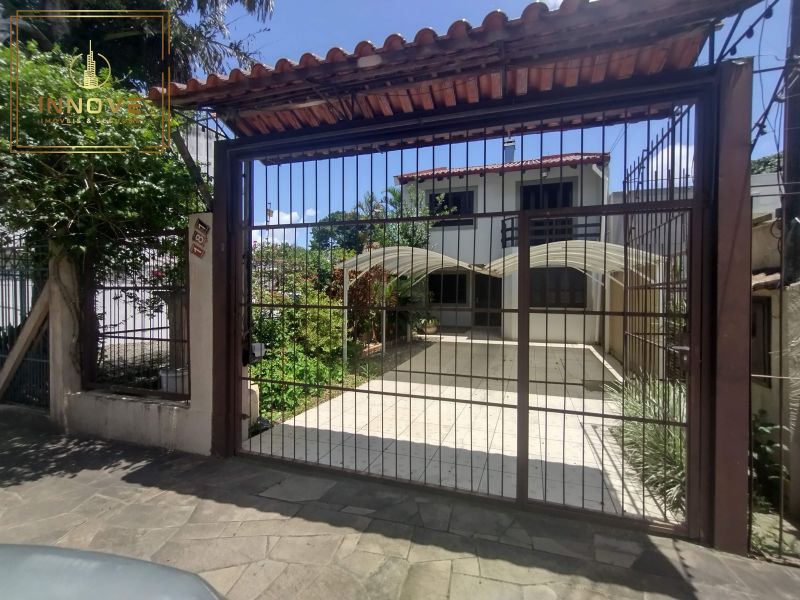 INNOVE IMÓVEIS -- ALUGA -- Belíssima casa no bairro Cavalhada