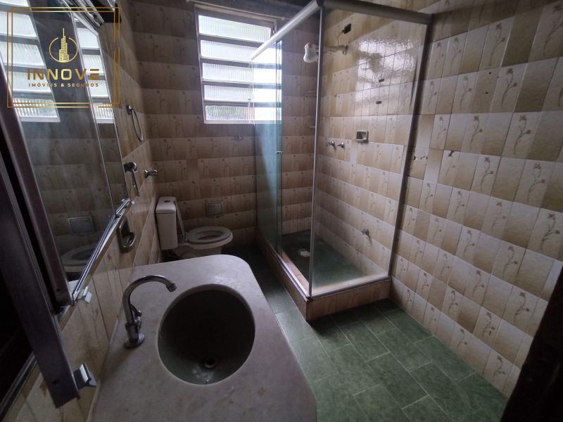 CASA DE 3 DORMITORIOS COM GARAGEM NO BAIRRO AZENHA