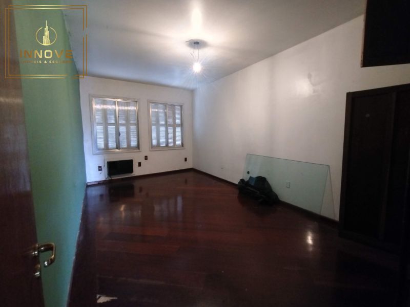 CASA DE 3 DORMITORIOS COM GARAGEM NO BAIRRO AZENHA