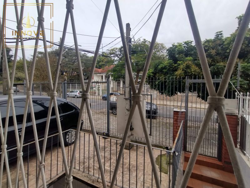 CASA DE 3 DORMITORIOS COM GARAGEM NO BAIRRO AZENHA