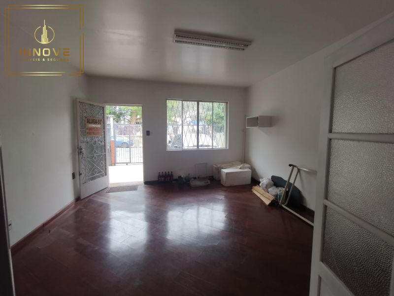 CASA DE 3 DORMITORIOS COM GARAGEM NO BAIRRO AZENHA
