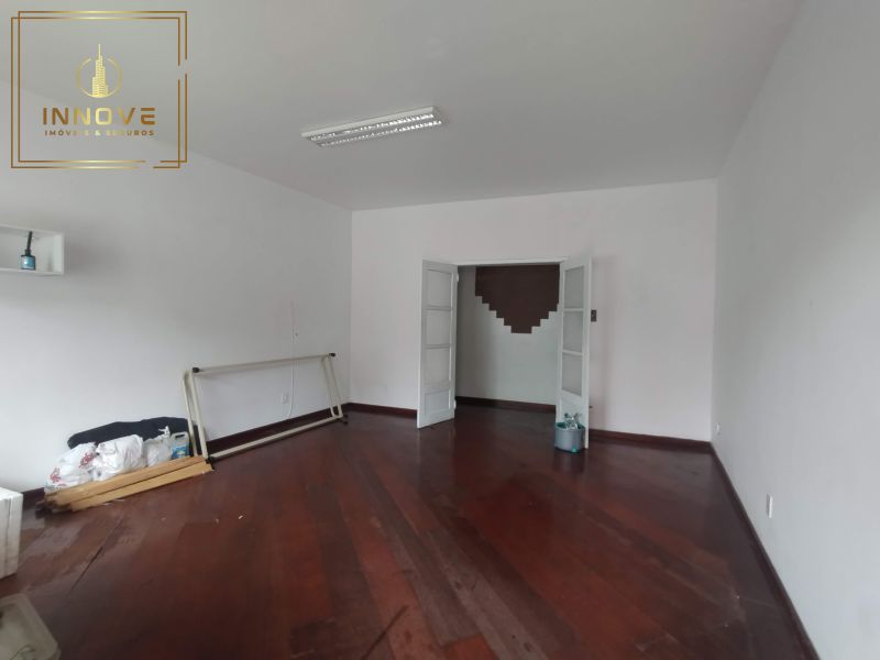 CASA DE 3 DORMITORIOS COM GARAGEM NO BAIRRO AZENHA