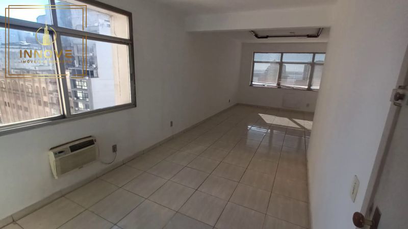 INNOVE IMÓVEIS -- ALUGA -- Sala comercial na esquina da Av. Otávio Rocha.