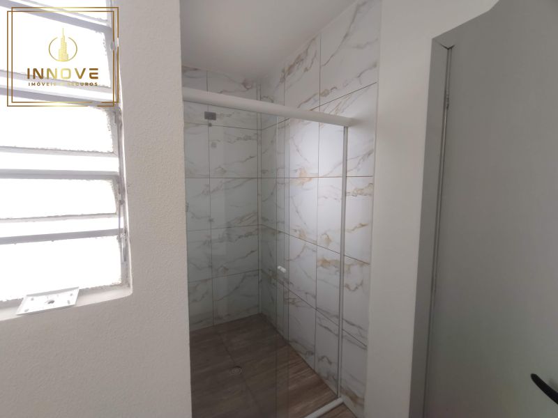 INNOVE IMÓVEIS --  ALUGA -- Excelente apartamento para locação na Avenida Azenha