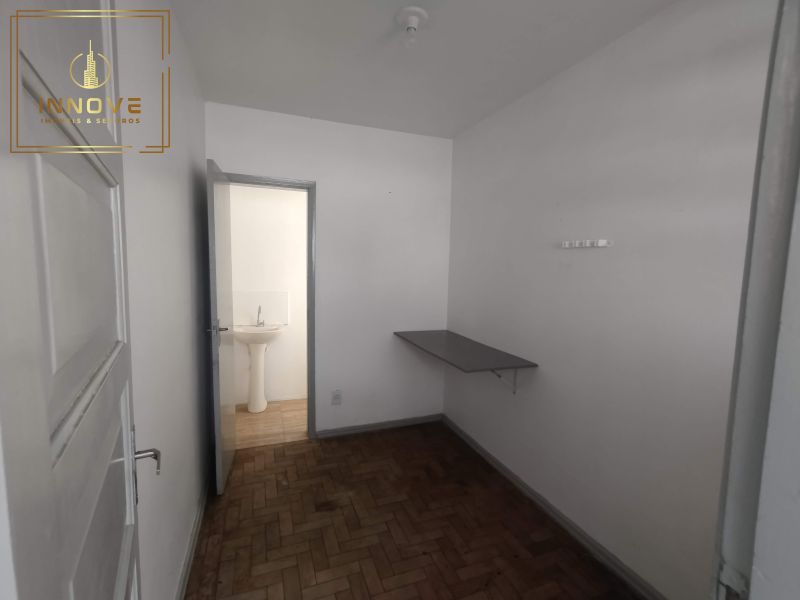 INNOVE IMÓVEIS --  ALUGA -- Excelente apartamento para locação na Avenida Azenha