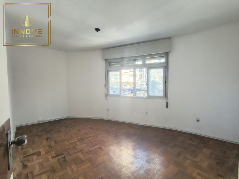 INNOVE MÓVEIS -- ALUGUA -- Apartamento amplo e bem distribuído
