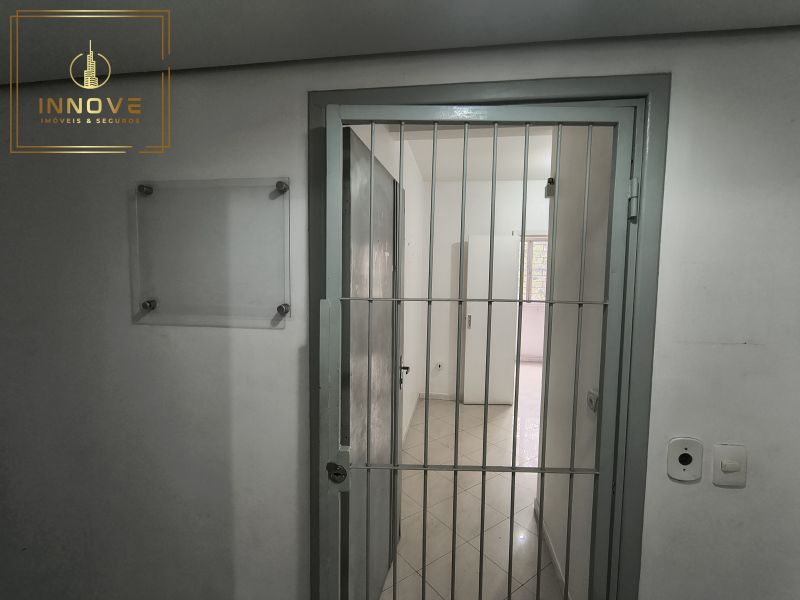 INNOVE MÓVEIS -- ALUGA -- Sala comercial para locação na Avenida Teresópolis
