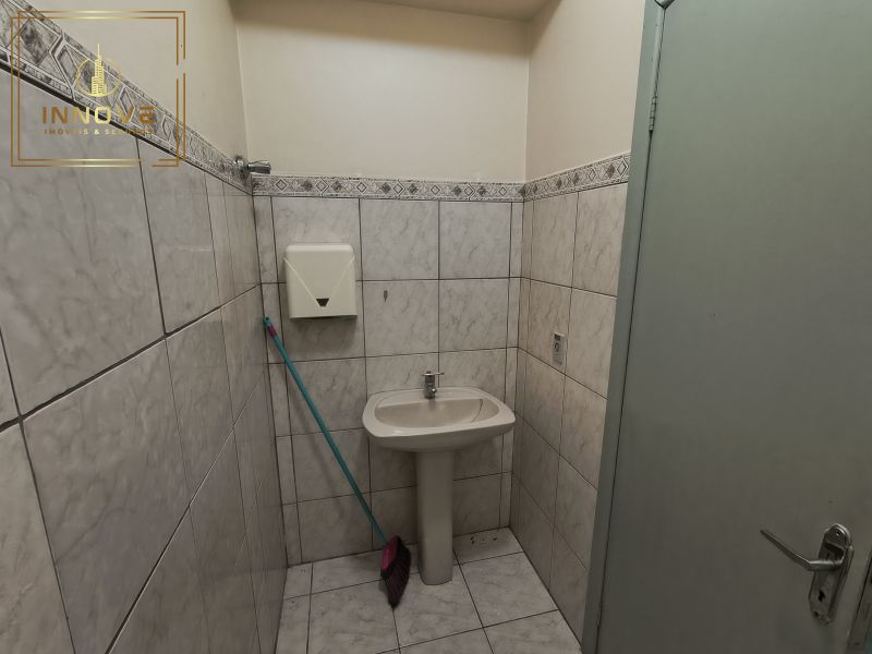 INNOVE MÓVEIS -- ALUGA -- Sala comercial para locação na Avenida Teresópolis