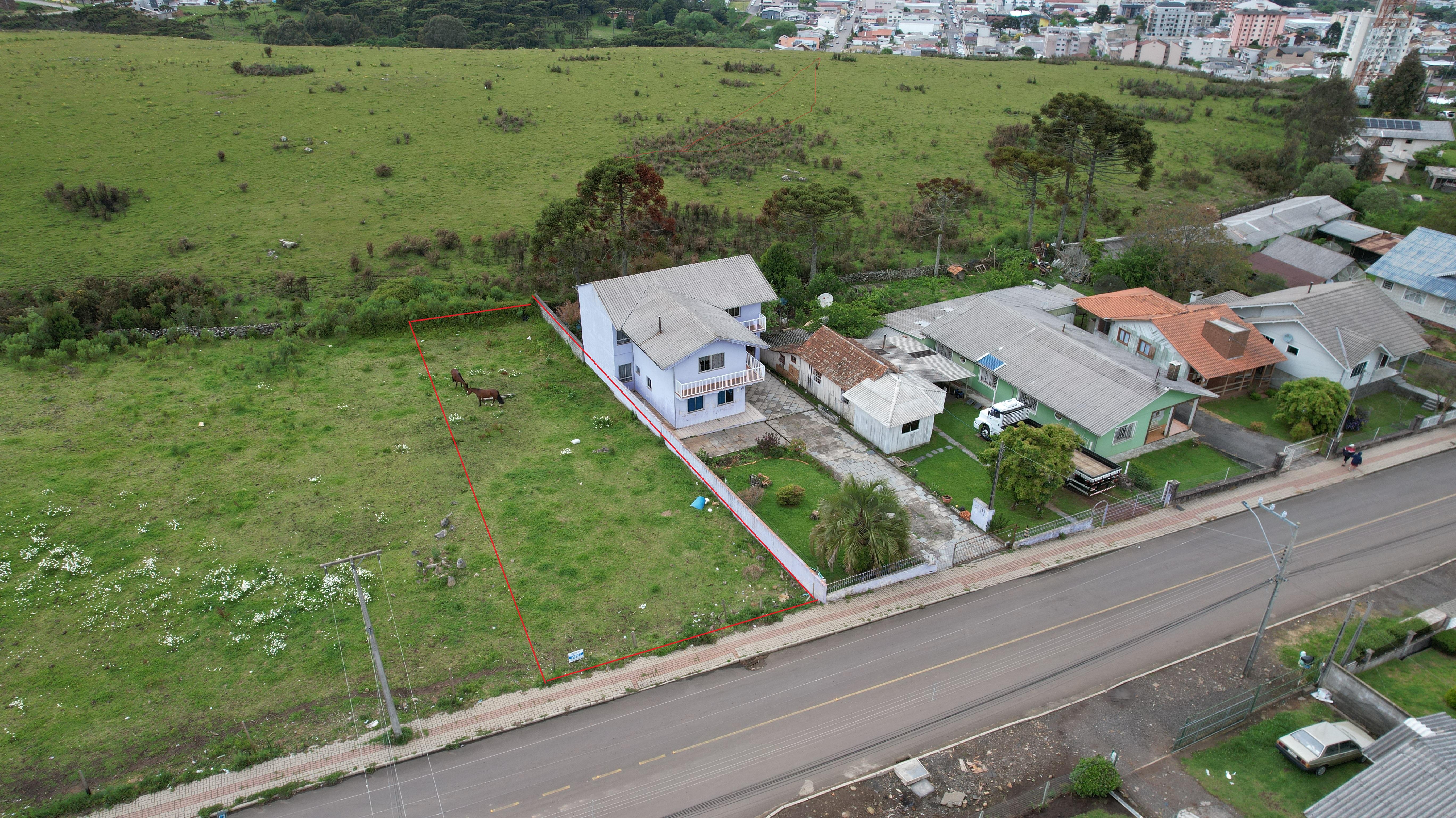 Terreno Plano e Pronto para Construir  Localização Privilegiada - ÁREA DE 650,00 m²