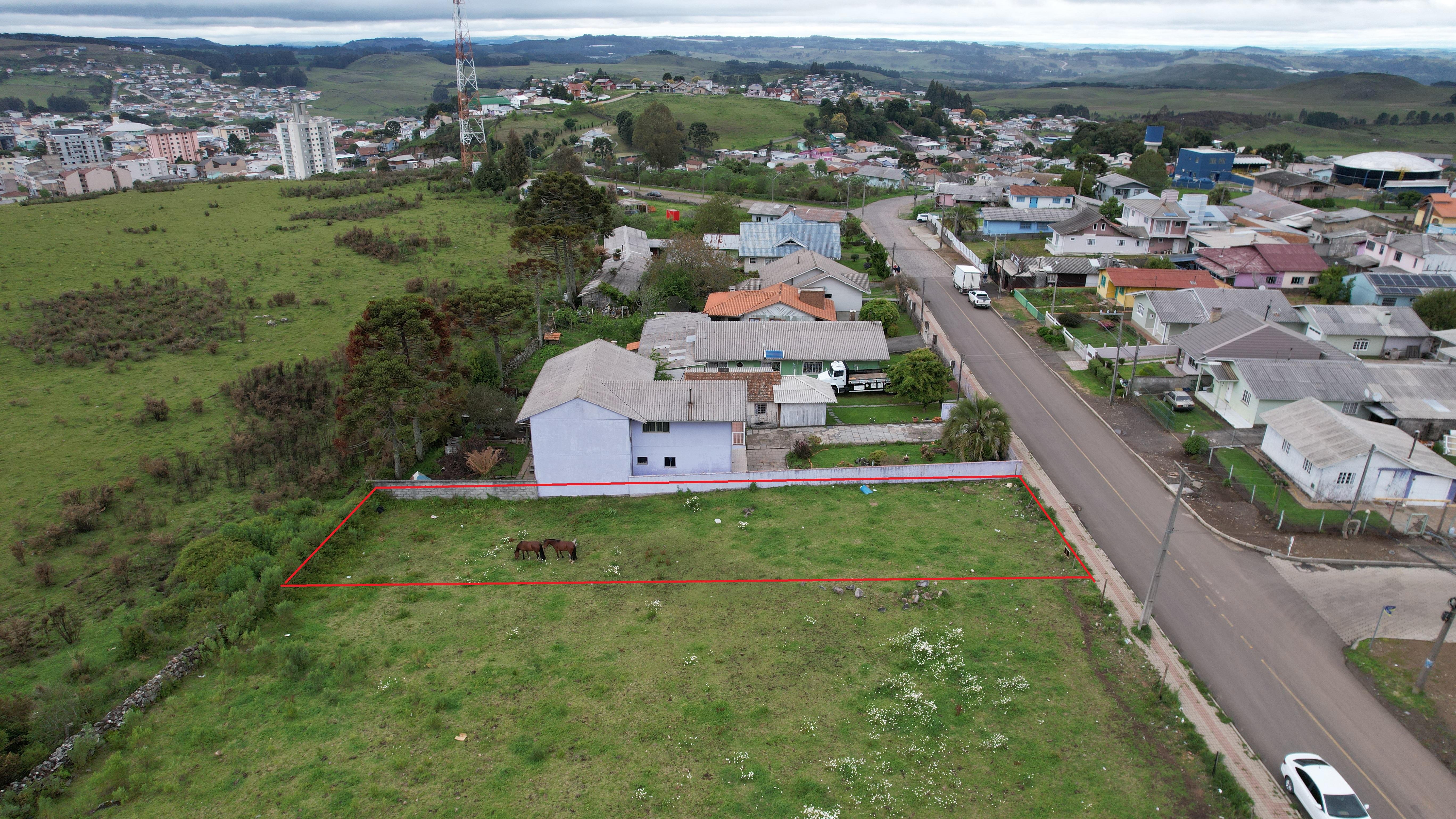 Terreno Plano e Pronto para Construir  Localização Privilegiada - ÁREA DE 650,00 m²