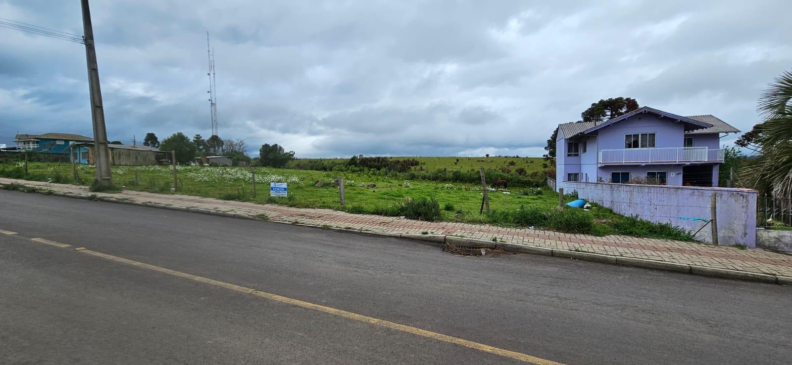 Terreno Plano e Pronto para Construir  Localização Privilegiada - ÁREA DE 650,00 m²